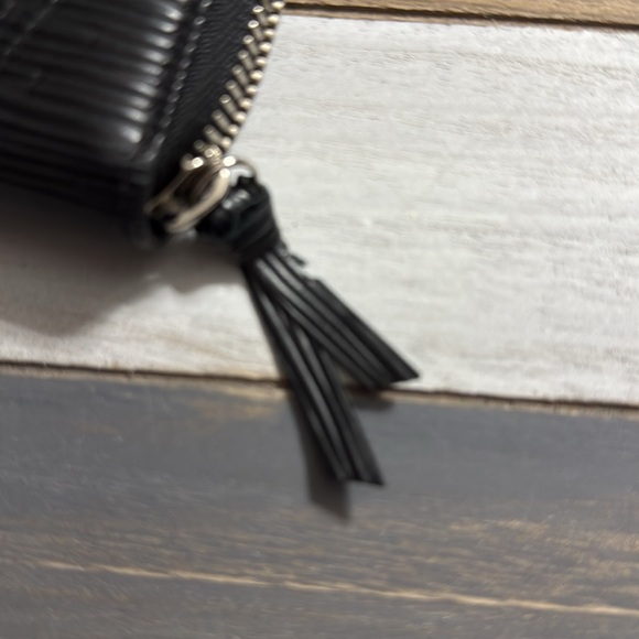 Authentic LOUIS VUITTON Epi Clemence Wallet. Black - Picture 4 of 12